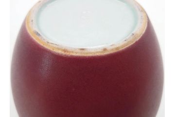 陶雅堂　辰砂　趣ある深紅色が目を引く壷(小森忍、中国、大連、壺、つぼ、花器、花入、花生、共箱付き、裏印、中国美術)(R-079684)