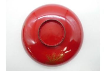 明治3年　朱塗　金蒔絵　漆器　木製　五ツ組　雅な雰囲気漂う大盃5点セット(松、牡丹、花、風景、漆芸、杯、酒器、和食器、共箱付き)(R-079685)
