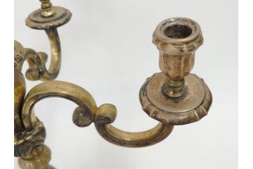 西洋アンティーク　気品あふれるキャンドルスタンド1対(シルバープレート?、燭台、ろうそく立て、蝋燭、2台セット、ペアセット)(R-079686)