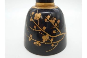 時代物　雅な花のデザインが美しい小鼓(菊、梅、花、金蒔絵、漆、つづみ、鼓胴、革一組2枚、調緒、横調べ、縦調べ、小締、和楽器、打楽器、雅楽、能楽)(R-079689)