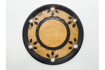 時代物　雅な花のデザインが美しい小鼓(菊、梅、花、金蒔絵、漆、つづみ、鼓胴、革一組2枚、調緒、横調べ、縦調べ、小締、和楽器、打楽器、雅楽、能楽)(R-079689)