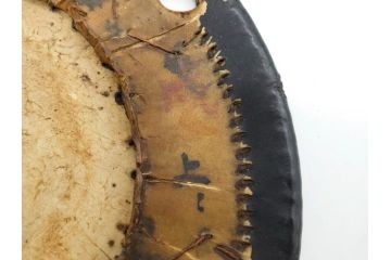 時代物　雅な花のデザインが美しい小鼓(菊、梅、花、金蒔絵、漆、つづみ、鼓胴、革一組2枚、調緒、横調べ、縦調べ、小締、和楽器、打楽器、雅楽、能楽)(R-079689)