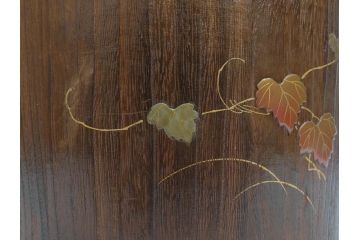 大正〜昭和初期　蒔絵　牡丹　お部屋を上品に演出する火鉢(ぼたん、漆芸、木製、丸火鉢、手あぶり)(R-079692)