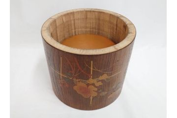 大正〜昭和初期　蒔絵　牡丹　お部屋を上品に演出する火鉢(ぼたん、漆芸、木製、丸火鉢、手あぶり)(R-079692)
