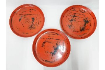 時代物　根来塗　欅(ケヤキ)材　使うほどに味が出てくるお膳3客セット(丸膳、丸盆、木製、朱塗、漆芸、漆器)(R-079694)