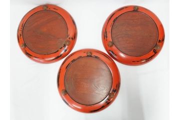 時代物　根来塗　欅(ケヤキ)材　使うほどに味が出てくるお膳3客セット(丸膳、丸盆、木製、朱塗、漆芸、漆器)(R-079694)
