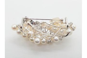 真珠　パール　Pt900(プラチナ)　上品な輝きを放つ帯留(白金、帯留め、着物道具、和装小物、アクセサリー、ブローチ)(R-079695)