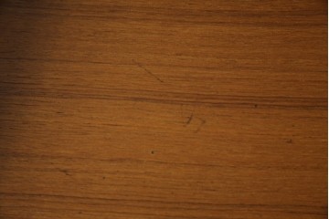 イタリアビンテージ　チーク材　Lloyd's Antiques(ロイズ・アンティークス)取り扱い　収納付き　おしゃれなモダンデザインのデスク　(R-079699)