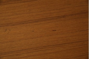 イタリアビンテージ　チーク材　Lloyd's Antiques(ロイズ・アンティークス)取り扱い　収納付き　おしゃれなモダンデザインのデスク　(R-079699)