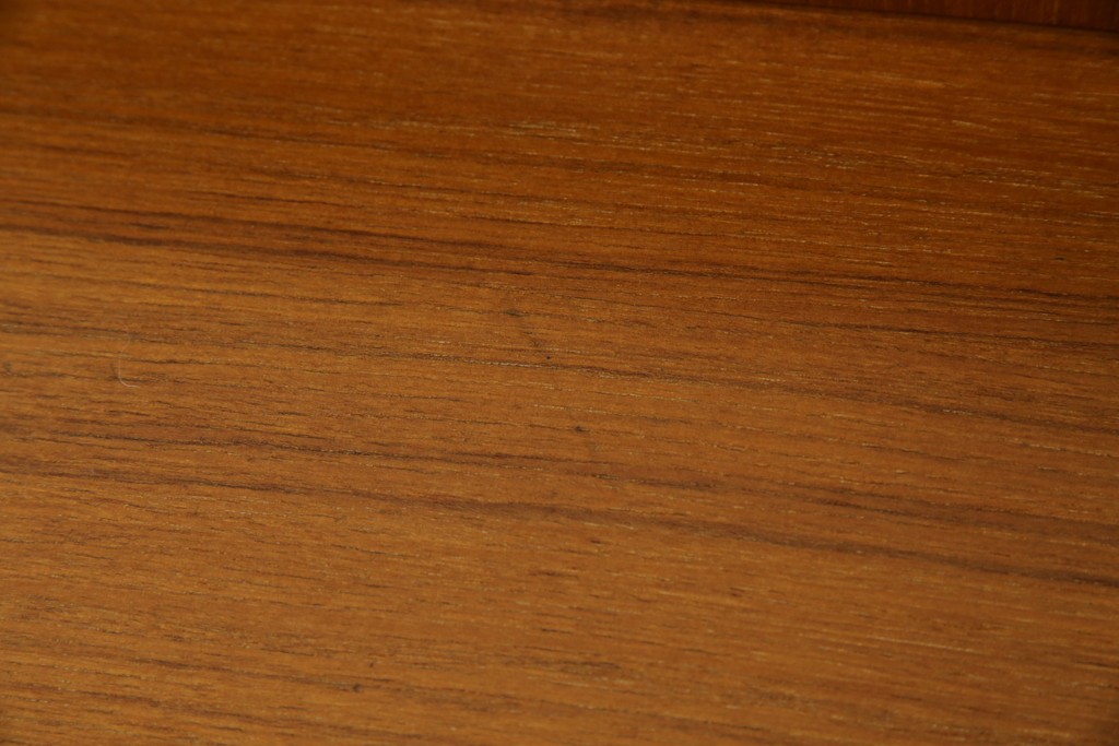 イタリアビンテージ　チーク材　Lloyd's Antiques(ロイズ・アンティークス)取り扱い　収納付き　おしゃれなモダンデザインのデスク　(R-079699)