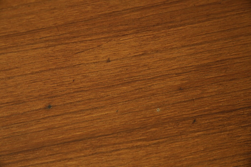 イタリアビンテージ　チーク材　Lloyd's Antiques(ロイズ・アンティークス)取り扱い　収納付き　おしゃれなモダンデザインのデスク　(R-079699)