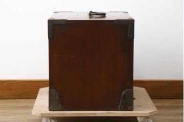 和製アンティーク　江戸〜明治　ケヤキ材　重厚な金具が目を引く酒田船箪笥(掛硯型、舟箪笥、小箪笥、小物収納、引き出し)(R-079700)