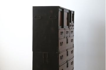 和製アンティーク　前面欅(ケヤキ)材　角手引き手　上質な錠前金具の関西時代箪笥(関西箪笥、和たんす、衣装タンス、収納箪笥、整理箪笥、引き出し、チェスト)(R-079702)