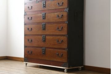 和製アンティーク　前面欅(ケヤキ)材　角手引き手　上質な錠前金具の関西時代箪笥(関西箪笥、和たんす、衣装タンス、収納箪笥、整理箪笥、引き出し、チェスト)(R-079702)