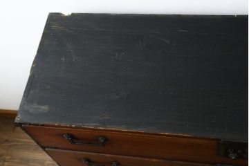 和製アンティーク　前面欅(ケヤキ)材　角手引き手　上質な錠前金具の関西時代箪笥サイドチェスト(関西箪笥、和たんす、衣装タンス、収納箪笥、整理箪笥、引き出し、サイドボード)(R-079704)