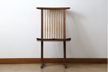 和製ビンテージ　美品　ジョージナカシマ　コノイドチェア(CONOID CHAIR)　CN101　スタイリッシュな佇まいのサイドチェア(ジョージ・ナカシマ、板座チェア、ダイニングチェア、椅子、イス、ヴィンテージ)(R-079710)