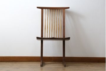 和製ビンテージ　美品　ジョージナカシマ　コノイドチェア(CONOID CHAIR)　CN101　スタイリッシュな佇まいのサイドチェア(ジョージ・ナカシマ、板座チェア、ダイニングチェア、椅子、イス、ヴィンテージ)(R-079711)