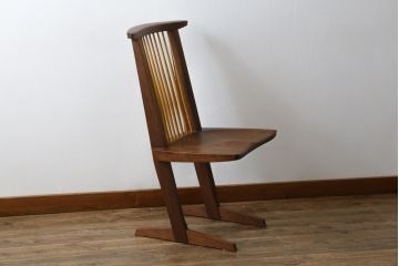 和製ビンテージ　美品　ジョージナカシマ　コノイドチェア(CONOID CHAIR)　CN101　スタイリッシュな佇まいのサイドチェア(ジョージ・ナカシマ、板座チェア、ダイニングチェア、椅子、イス、ヴィンテージ)(R-079711)