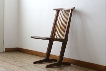 和製ビンテージ　美品　ジョージナカシマ　コノイドチェア(CONOID CHAIR)　CN101　スタイリッシュな佇まいのサイドチェア(ジョージ・ナカシマ、板座チェア、ダイニングチェア、椅子、イス、ヴィンテージ)(R-079711)