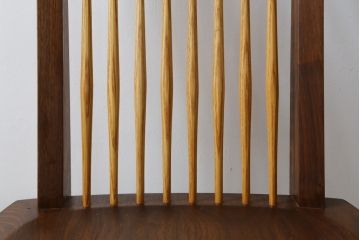 和製ビンテージ　美品　ジョージナカシマ　コノイドチェア(CONOID CHAIR)　CN101　スタイリッシュな佇まいのサイドチェア(ジョージ・ナカシマ、板座チェア、ダイニングチェア、椅子、イス、ヴィンテージ)(R-079711)