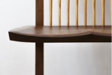 和製ビンテージ　美品　ジョージナカシマ　コノイドチェア(CONOID CHAIR)　CN101　スタイリッシュな佇まいのサイドチェア(ジョージ・ナカシマ、板座チェア、ダイニングチェア、椅子、イス、ヴィンテージ)(R-079711)