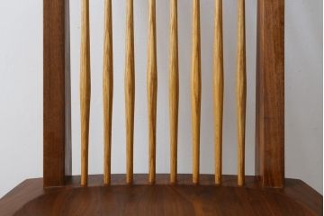 和製ビンテージ　美品　ジョージナカシマ　コノイドチェア(CONOID CHAIR)　CN101　スタイリッシュな佇まいのサイドチェア(ジョージ・ナカシマ、板座チェア、ダイニングチェア、椅子、イス、ヴィンテージ)(R-079713)