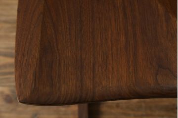 和製ビンテージ　美品　ジョージナカシマ　コノイドチェア(CONOID CHAIR)　CN101　スタイリッシュな佇まいのサイドチェア(ジョージ・ナカシマ、板座チェア、ダイニングチェア、椅子、イス、ヴィンテージ)(R-079713)