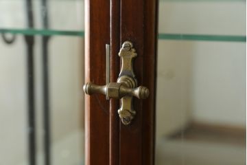 イギリスアンティーク　RUDDUCK　マホガニー材　大型!!　ミラーバック仕様で大切なコレクションを美しく見せるショーケース(ガラスケース、Gケース、陳列棚、飾り棚、コレクションケース、ディスプレイキャビネット、背面ミラー、店舗什器、英国)(R-079714)