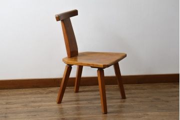 中古　岩手県岩泉・純木家具　心地よい木の風合いが魅力的な角Dチェア(ダイニングチェア、アームレスチェア、板座チェア、椅子、イス)(定価約8万円)(R-079716)