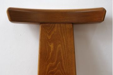 中古　岩手県岩泉・純木家具　心地よい木の風合いが魅力的な角Dチェア(ダイニングチェア、アームレスチェア、板座チェア、椅子、イス)(定価約8万円)(R-079716)