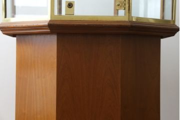 イギリスアンティーク　マホガニー材　おしゃれな真鍮フレームのオクタゴンガラスケース(ショーケース、Gケース、ディスプレイケース、コレクションケース、八角形、飾り棚、陳列棚、店舗什器、英国)(R-079717)