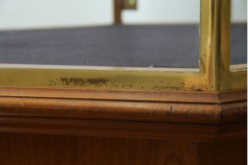 イギリスアンティーク　マホガニー材　おしゃれな真鍮フレームのオクタゴンガラスケース(ショーケース、Gケース、ディスプレイケース、コレクションケース、八角形、飾り棚、陳列棚、店舗什器、英国)(R-079717)