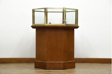 イギリスアンティーク　マホガニー材　おしゃれな真鍮フレームのオクタゴンガラスケース(ショーケース、Gケース、ディスプレイケース、コレクションケース、八角形、飾り棚、陳列棚、店舗什器、英国)(R-079717)