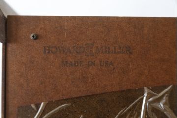 中古　アメリカ　高級品!!　IDC大塚家具取り扱い　HOWARD MILLER(ハワード・ミラー社)　高級時計メーカーによって手掛けられた洗練された佇まいが魅力のキャビネット(飾り棚、キュリオケース、コレクションケース、ガラスケース、店舗什器)(定価約70万円)(R-079722)