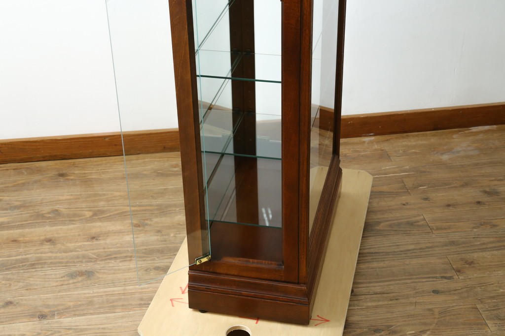 中古　アメリカ製　高級品!!　IDC大塚家具取り扱い　HOWARD MILLER(ハワード・ミラー社)　高級時計メーカーによって手掛けられたキャビネット　定価約70万円　(R-079722)