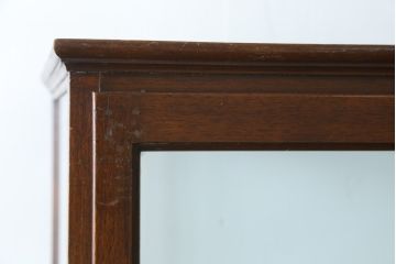 イギリスアンティーク　Dudley&Co.Ltd.　HOLLOWAY.LONDON.　N.7.　マホガニー材　落ち着きのある佇まいが上品な縦型ガラスケース(ショーケース、Gケース、陳列棚、飾り棚、コレクションケース、キャビネット、店舗什器、英国)(R-079728)