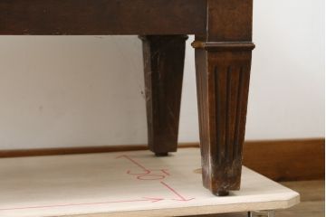 イギリスアンティーク　Dudley&Co.Ltd.　HOLLOWAY.LONDON.　N.7.　マホガニー材　落ち着きのある佇まいが上品な縦型ガラスケース(ショーケース、Gケース、陳列棚、飾り棚、コレクションケース、キャビネット、店舗什器、英国)(R-079728)