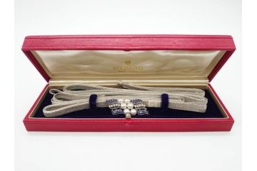 MIKIMOTO(ミキモト)　真珠　パール　K14(14金)　WG(ホワイトゴールド)　流れるようなデザインが優美な帯留め(白色金、帯締め、着物道具、アクセサリー、和装小物、紐付き、ケース付き)(R-079732)