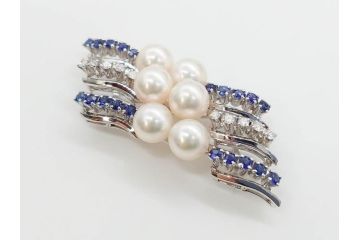 MIKIMOTO(ミキモト)　真珠　パール　K14(14金)　WG(ホワイトゴールド)　流れるようなデザインが優美な帯留め(白色金、帯締め、着物道具、アクセサリー、和装小物、紐付き、ケース付き)(R-079732)