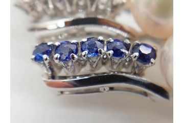 MIKIMOTO(ミキモト)　真珠　パール　K14(14金)　WG(ホワイトゴールド)　流れるようなデザインが優美な帯留め(白色金、帯締め、着物道具、アクセサリー、和装小物、紐付き、ケース付き)(R-079732)
