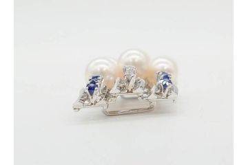 MIKIMOTO(ミキモト)　真珠　パール　K14(14金)　WG(ホワイトゴールド)　流れるようなデザインが優美な帯留め(白色金、帯締め、着物道具、アクセサリー、和装小物、紐付き、ケース付き)(R-079732)