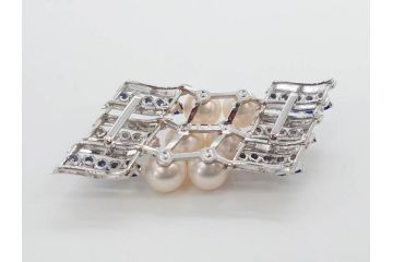 MIKIMOTO(ミキモト)　真珠　パール　K14(14金)　WG(ホワイトゴールド)　流れるようなデザインが優美な帯留め(白色金、帯締め、着物道具、アクセサリー、和装小物、紐付き、ケース付き)(R-079732)