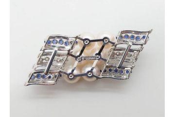 MIKIMOTO(ミキモト)　真珠　パール　K14(14金)　WG(ホワイトゴールド)　流れるようなデザインが優美な帯留め(白色金、帯締め、着物道具、アクセサリー、和装小物、紐付き、ケース付き)(R-079732)