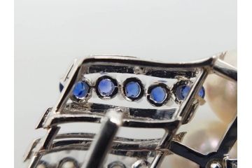 MIKIMOTO(ミキモト)　真珠　パール　K14(14金)　WG(ホワイトゴールド)　流れるようなデザインが優美な帯留め(白色金、帯締め、着物道具、アクセサリー、和装小物、紐付き、ケース付き)(R-079732)