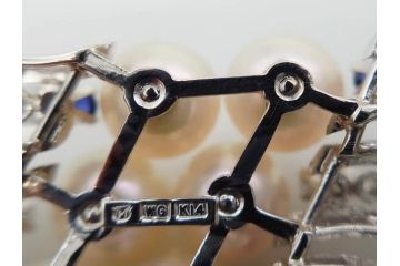 MIKIMOTO(ミキモト)　真珠　パール　K14(14金)　WG(ホワイトゴールド)　流れるようなデザインが優美な帯留め(白色金、帯締め、着物道具、アクセサリー、和装小物、紐付き、ケース付き)(R-079732)