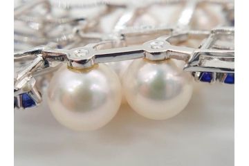 MIKIMOTO(ミキモト)　真珠　パール　K14(14金)　WG(ホワイトゴールド)　流れるようなデザインが優美な帯留め(白色金、帯締め、着物道具、アクセサリー、和装小物、紐付き、ケース付き)(R-079732)
