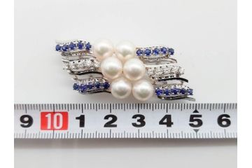 MIKIMOTO(ミキモト)　真珠　パール　K14(14金)　WG(ホワイトゴールド)　流れるようなデザインが優美な帯留め(白色金、帯締め、着物道具、アクセサリー、和装小物、紐付き、ケース付き)(R-079732)