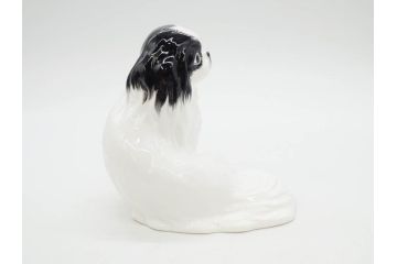 ノリタケ　NORITAKE　スタジオコレクション　狆(チン)　高さ 約10cm　大きな瞳が愛くるしいフィギュリン(犬、Studio Collection、ボーンチャイナ、置物、ディスプレイ、磁器、オブジェ)(R-079733)