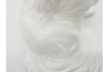 ノリタケ　NORITAKE　スタジオコレクション　狆(チン)　高さ 約10cm　大きな瞳が愛くるしいフィギュリン(犬、Studio Collection、ボーンチャイナ、置物、ディスプレイ、磁器、オブジェ)(R-079733)