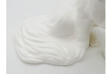ノリタケ　NORITAKE　スタジオコレクション　狆(チン)　高さ 約10cm　大きな瞳が愛くるしいフィギュリン(犬、Studio Collection、ボーンチャイナ、置物、ディスプレイ、磁器、オブジェ)(R-079733)